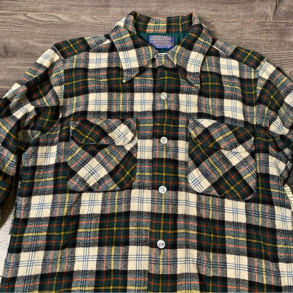 Vintage Pendleton wool button up shirt 100 % pure virgin wool made in USA - Picture 2 of 12